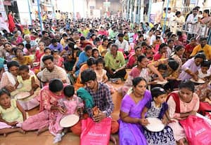 விஜயதசமியை முன்னிட்டு தினமலர் நாளிதழ் சார்பில் குழந்தைகளுக்கு "அ"னா ...