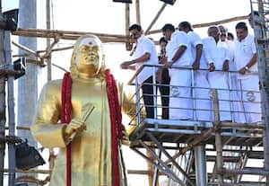 தேவர் ஜெயந்தியை முன்னிட்டு மதுரை கோரிப்பாளையத்தில் உள்ள அவரது சிலைக்கு ...