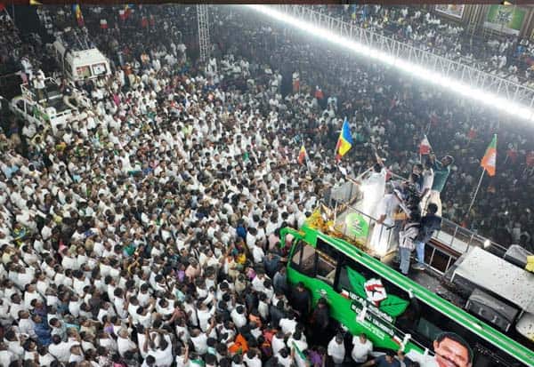 ஈரோடு மாவட்டம் பவானிசாகர் சட்டசபை தொகுதியில் தேர்தல் பிரசார பொதுக்கூட்டத்தில் அதிமுக பொதுச்செயலாளர் இபிஎஸ் உரையாற்றினார்.<br> 