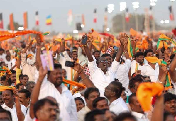  மதுரையில் பிரதமர் மோடி பங்கேற்ற தேஜ கூட்டணி கூட்டத்தில்  கலந்து கொண்ட கூட்டத்தின் ஒரு பகுதி.<br><br>