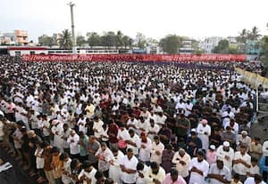  கோவையில் ஜாக் அமைப்பு சார்பில் ரம்ஜான் சிறப்பு தொழுகை நடந்தது. இடம்: ...