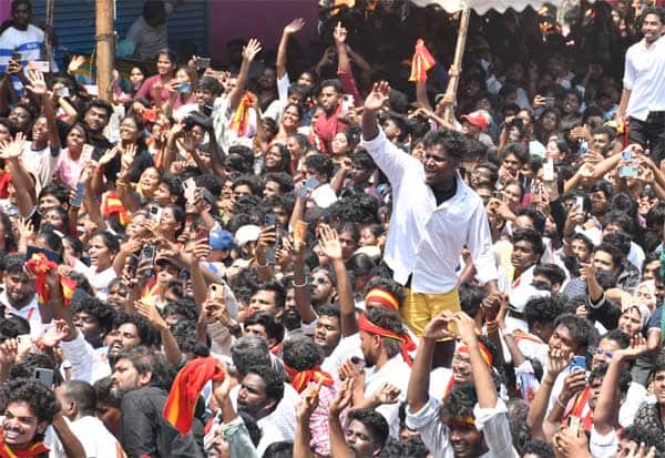 பரபரக்கும் அரசியல்களம்