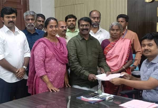  காரைக்குடி தொகுதியில் போட்டியிட நாம் தமிழர் கட்சி தலைமை ஒருங்கிணைப்பாளர் சீமான்  வே ட்புமனு தாக்கல் செய்தார். <br>