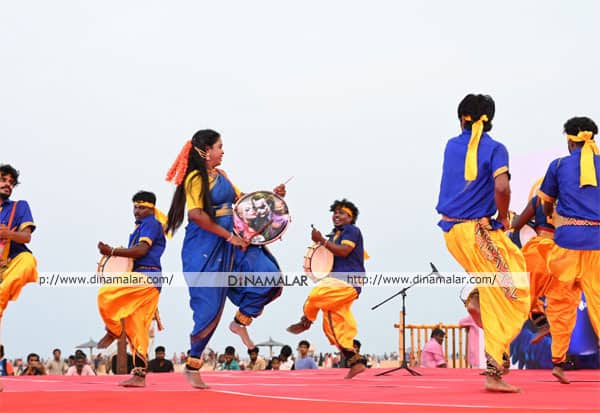 சட்டசபை தேர்தலில் அனைவரும் வாக்களிக்க வலியுறுத்தி சென்னை மெரினா கடற்கரையில் விழிப்புணர்வு கலை நிகழ்ச்சி நடந்தது.<br>