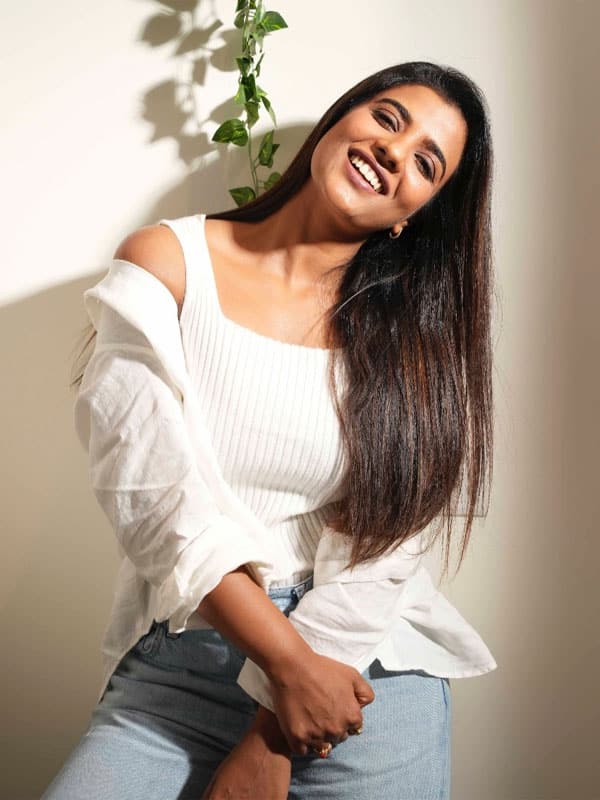 வெண்புறா... ஐஸ்வர்யா ராஜேஷ்