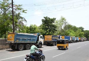  திருவண்ணாமலை கிரிவலப் பாதையில் உள்ள மேற்கு காவல் நிலையத்தில், சோதனையில் ...