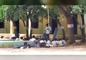 சேலம் மாவட்டம், ஓமலுார் அருகே எம்.செட்டிப்பட்டி அரசு மேல்நிலை பள்ளியில், ...