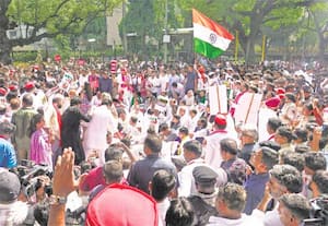 டில்லியில் தேர்தல் கமிஷன் அலுவலகம் நோக்கி பேரணியாக சென்ற இண்டி ...