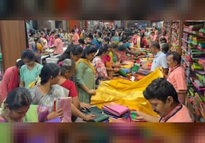 மதுரை பதஞ்சலி சில்க்ஸின் புரட்டாசி பட்டுத் திருவிழா சிறப்புத்தள்ளுபடி ...