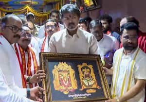 ஆந்திர மாநிலம்,விஜயவாடாவில் உள்ள கனக துர்கா கோவிலில் நேற்று தரிசனம் ...