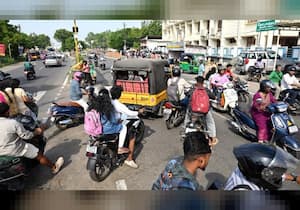 மதுரை திருப்பரங்குன்றம் ரோட்டில் விளாச்சேரி செல்லும் வாகனங்கள் நேராக ...