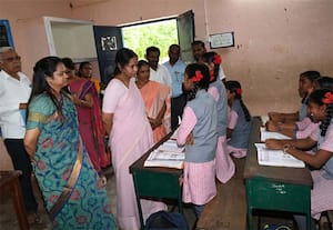 திருவண்ணாமலை மாவட்டம் கீழ்பெண்ணாத்தூர் அடுத்த மேக்களூர் அரசு ...
