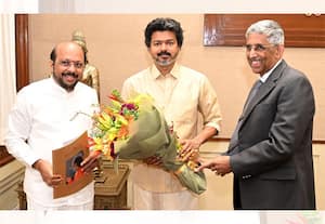 தமிழக முதல்வர் விஜயை, ஸ்ரீசத்ய சாய் மத்திய அறக்கட்டளை அறங்காவலர் டாக்டர் ...