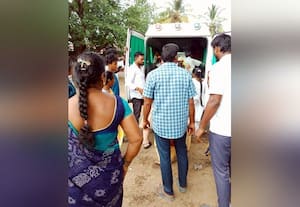  தொடரும் விபரீதம்! பல்லி விழுந்த உணவு சாப்பிட்ட 40 மாணவ - மாணவியர் அட்மிட் கலெக்டரை முற்றுகையிட்ட பெற்றோர்; சமையலர்கள் பணி நீக்கம் காலை உணவு திட்டத்தில் நடக்கும் குளறுபடிகளால் மக்கள் அச்சம்