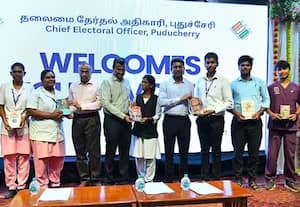 டிஜிட்டல் தளங்களில் தகவல்களை பகிரும் முன் சரிபாருங்கள் மாணவர்களுக்கு தேர்தல் துறை வேண்டுகோள்