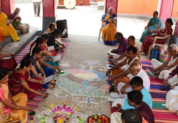  Enlightened life with Gayatri Jeba Yajna, female devotees ecstatic with kunguma archan.  