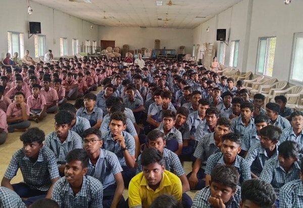 Latest Tamil News