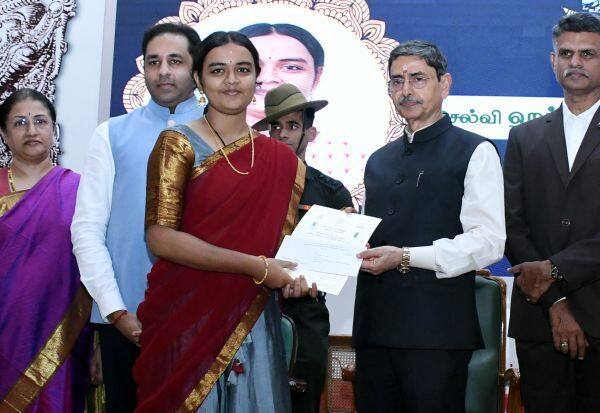 தேச வளர்ச்சிக்கு கல்வி நிறுவனங்களின் பங்கு அதிகம்; தமிழக கவர்னர் ரவி பேச்சு