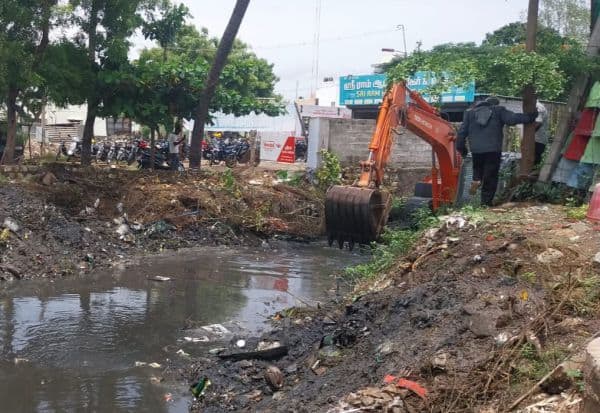 ஓடைகள் துார்வாரும் பணி துவக்கம்