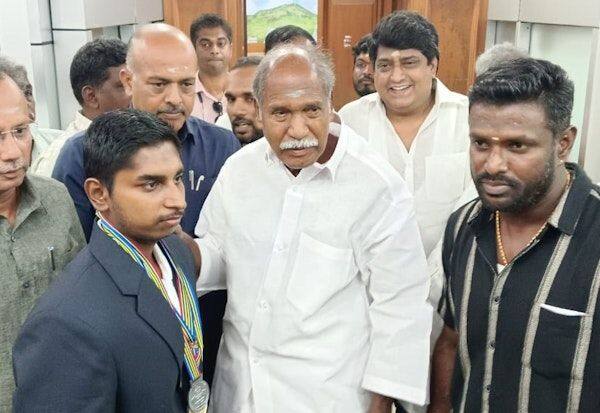 Latest Tamil News