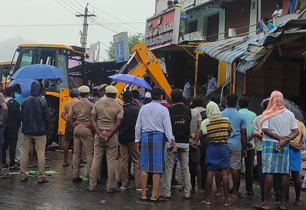 Latest Tamil News