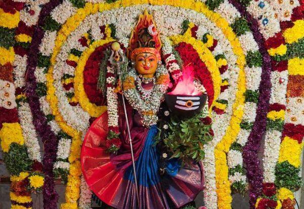 ஸ்ரீ மாகாளியம்மன் கோவில் குண்டம் திருவிழா கோலாகலம் 