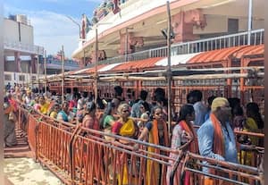 பழநி முருகன் கோயிலுக்கு வரும் பக்தர்களுக்கு அன்னதானம் வழங்க 110 பேருக்கு  அனுமதி