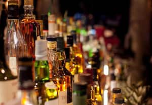   பப்  பழக்கம் படுகுழியில் தள்ளியது; விடுதியில் சிக்கி தவித்த பெண் மீட்பு