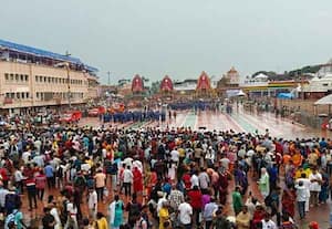புரி ஜெகந்நாதர் கோவிலில் ரத யாத்திரை கோலாகலம்