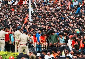 பெங்களூரு நெரிசலில் 11 பேர் பலி; ஐ.பி.எஸ்., அதிகாரிகள் 3 பேர் சஸ்பெண்ட்