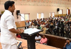 மத அடையாளத்தை வைத்து அரசியல்: மகேஷ்