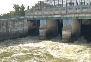 வீராணம் ஏரியில் இருந்து வெள்ளாற்றில்    360 கன அடி தண்ணீர் வெளியேற்றம் 
