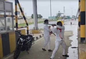 இல்லாத ரோடுக்கு கட்டண வசூல்: சுங்கச்சாவடி மீது தாக்குதல்