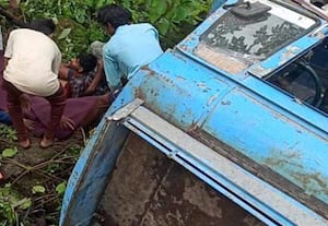 பள்ளத்தாக்கில் போர்வெல் டிரக் கவிழ்ந்ததில் 5 பேர் பலி: சத்தீஸ்கரில் சோகம் 