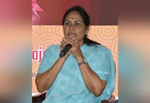தமிழகத்தில் பெண்களுக்கு  பாதுகாப்பு இல்லை 