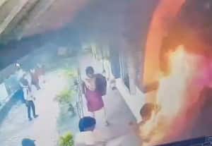 ஒடிஷாவில் தீக்குளித்த மாணவி மரணம்: எதிர்க்கட்சிகள் நாளை பந்த் அறிவிப்பு