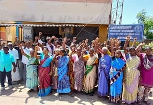 மின்வாரிய ஆபீசை முற்றுகையிட்டு நெம்மேலி கிராமத்தினர் போராட்டம்