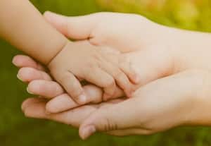 பிரிட்டனில் மூன்று பேரின் டி.என்.ஏ.,விலிருந்து பிறந்த ஆரோக்கியமான 8 குழந்தைகள்; ஆராய்ச்சியாளர்கள்  சொல்வது இதுதான்!