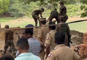 கோவில் விரிவாக்க கட்டடத்தை இடித்து அகற்றியது ராணுவம்