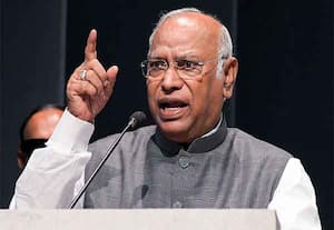  பிரதமருக்கும், ஜக்தீப் தன்கருக்கும் இடையே என்ன பிரச்னை; கார்கேவுக்கு தீராத சந்தேகம்
