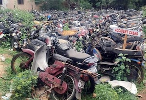மப்பேடில் வீணாகி வரும் பறிமுதல் வாகனங்கள்