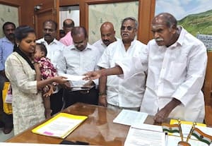 பாலுாட்டும் தாய்மார்களுக்கு உதவித்தொகை வழங்கல்