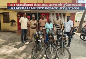 மொபட் திருடிய முதியவர் கைது