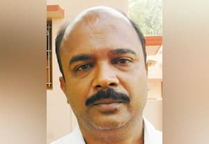 காவு வாங்க காத்திருக்கிறதா நடுரோட்டில் மின் கம்பம்