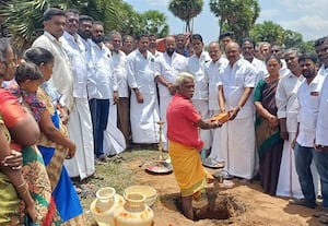 புதிய கட்டுமான பணி  எம்.எல்.ஏ., அடிக்கல்