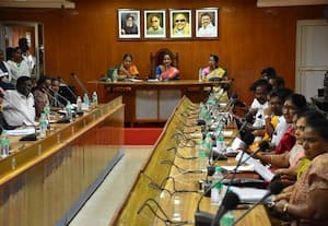 விருதை நகராட்சி கூட்டம் கவுன்சிலர்கள் வாக்குவாதம்