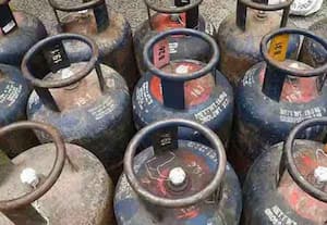 வணிக பயன்பாட்டுக்கான சமையல் காஸ் சிலிண்டர் விலை ரூ.34.50 குறைப்பு