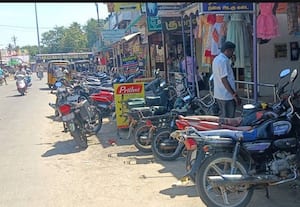 கோபால்பட்டியில் ஆக்கிரமிப்புகளால் போக்குவரத்து இடையூறு