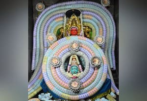 15 லட்சம் ரூபாய் நோட்டுகளால் வஞ்சி அம்மனுக்கு அலங்காரம்