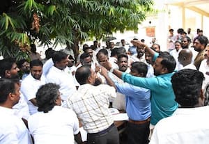 பழைய கட்டடங்களை இடிக்க ஏலம் கட்சிகள் இடையே கடும் போட்டி
